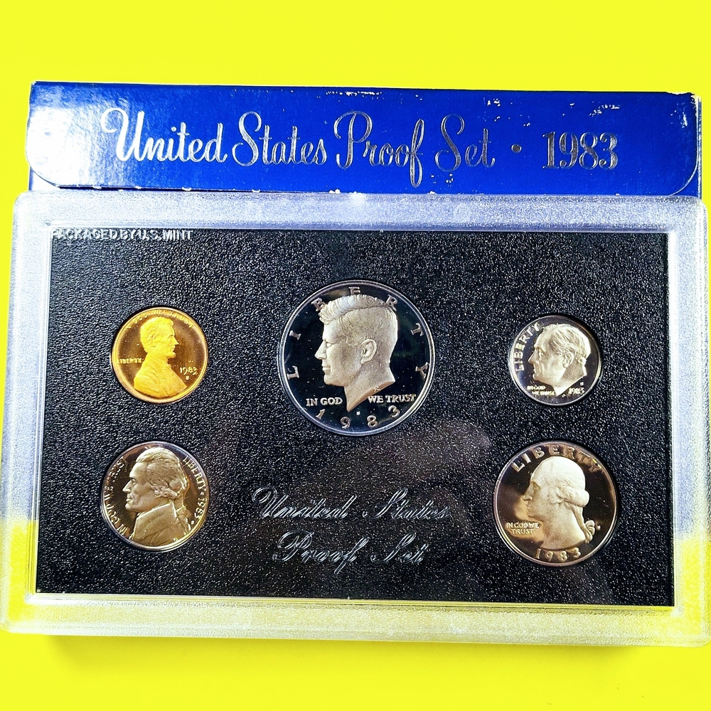 1983-S United States Proof Set Black and Blue Display Case